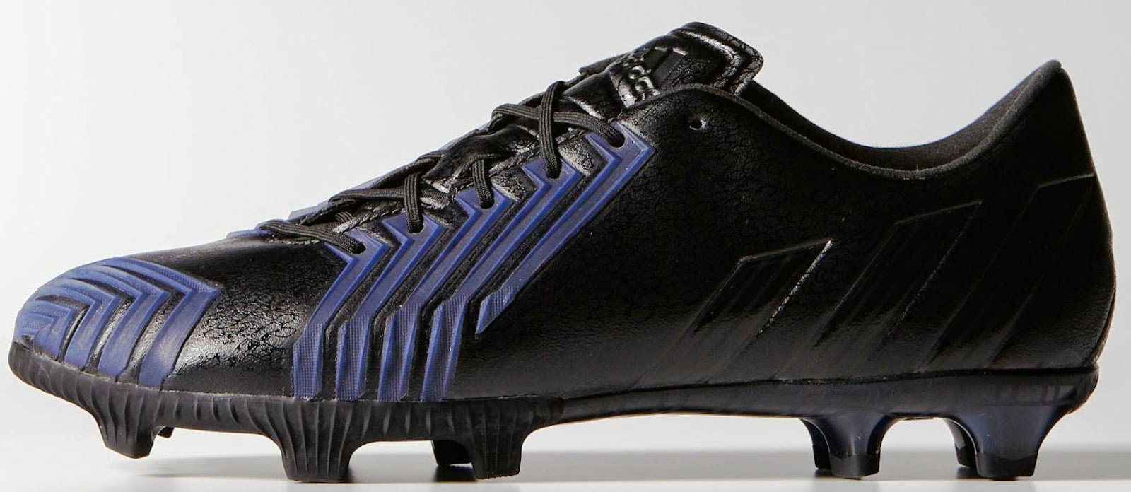 Adidas predator instinct blackout shop